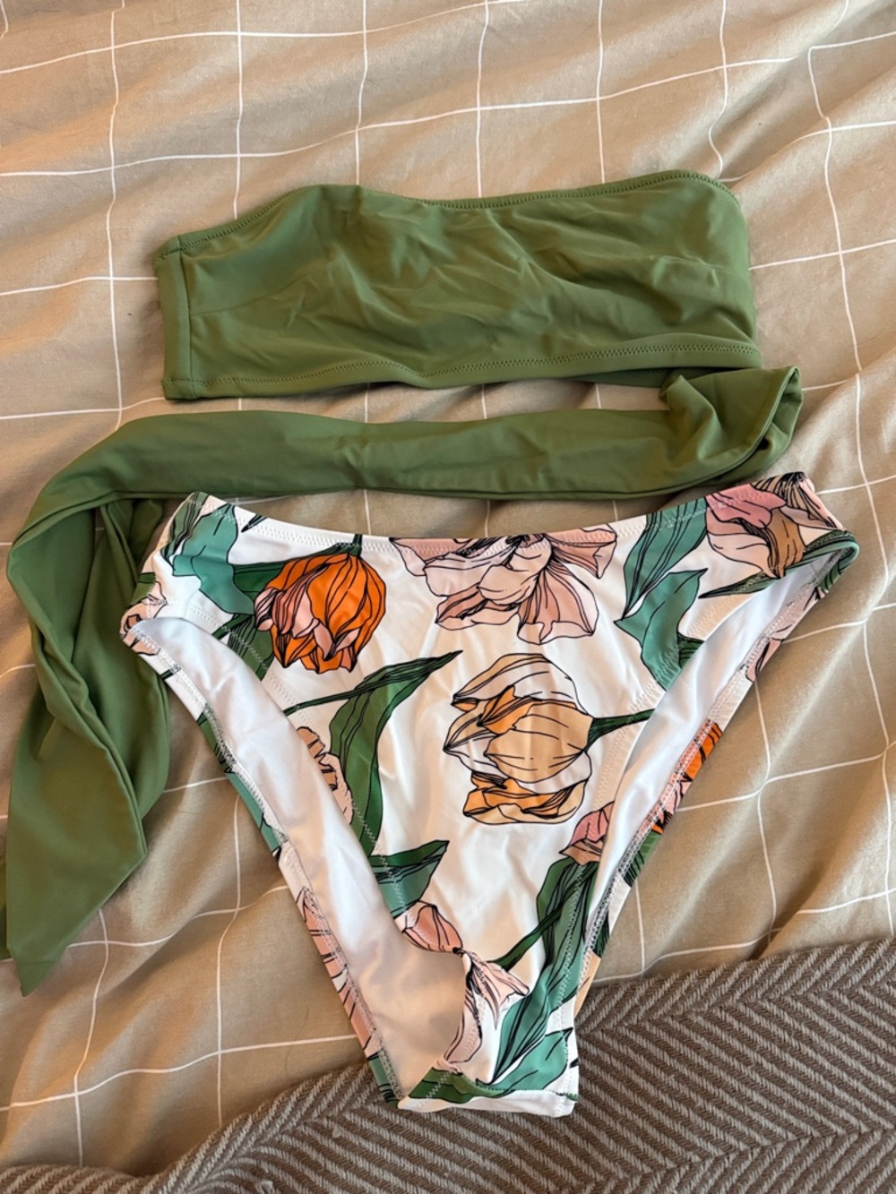 Cupshe Olive Green Bandeau Bikini Top with Floral Tulip Print Bottom